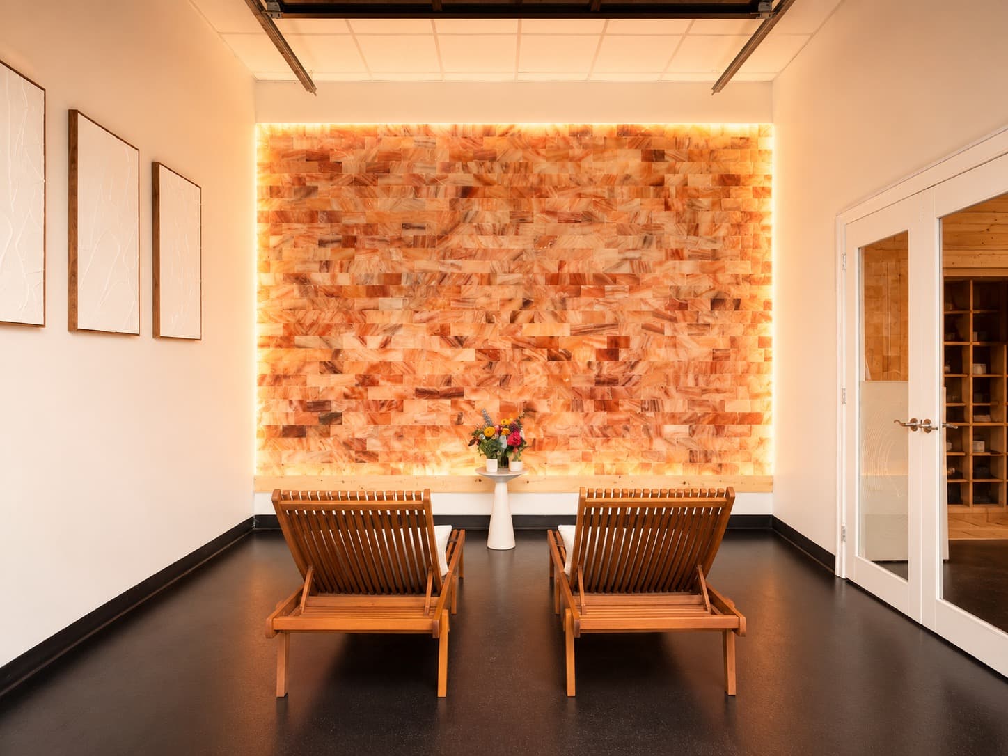 Lounge & More